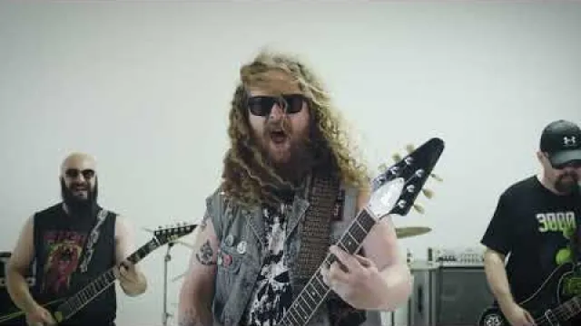 Raise up the Bass (Alternative Version)