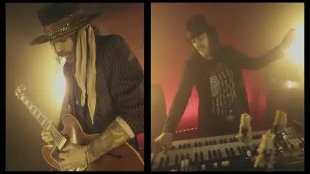 T.H. & The Boneshakerz - THE LION