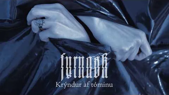 Krýndur af tóminu
