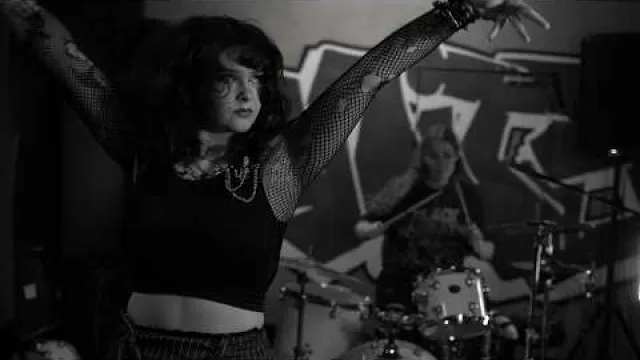 Lesbian Bed Death - Children Of The Grave [Black Sabbath cover]